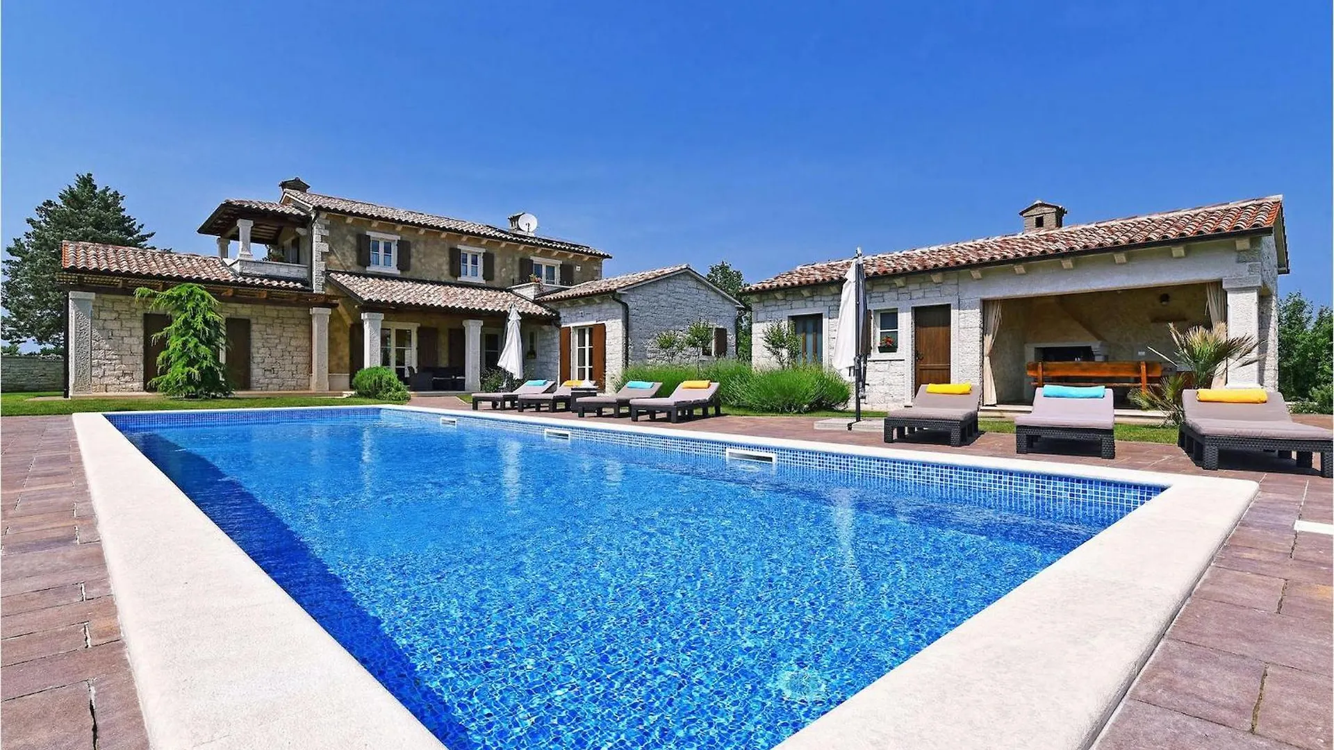 Kucici Villa St, Martina