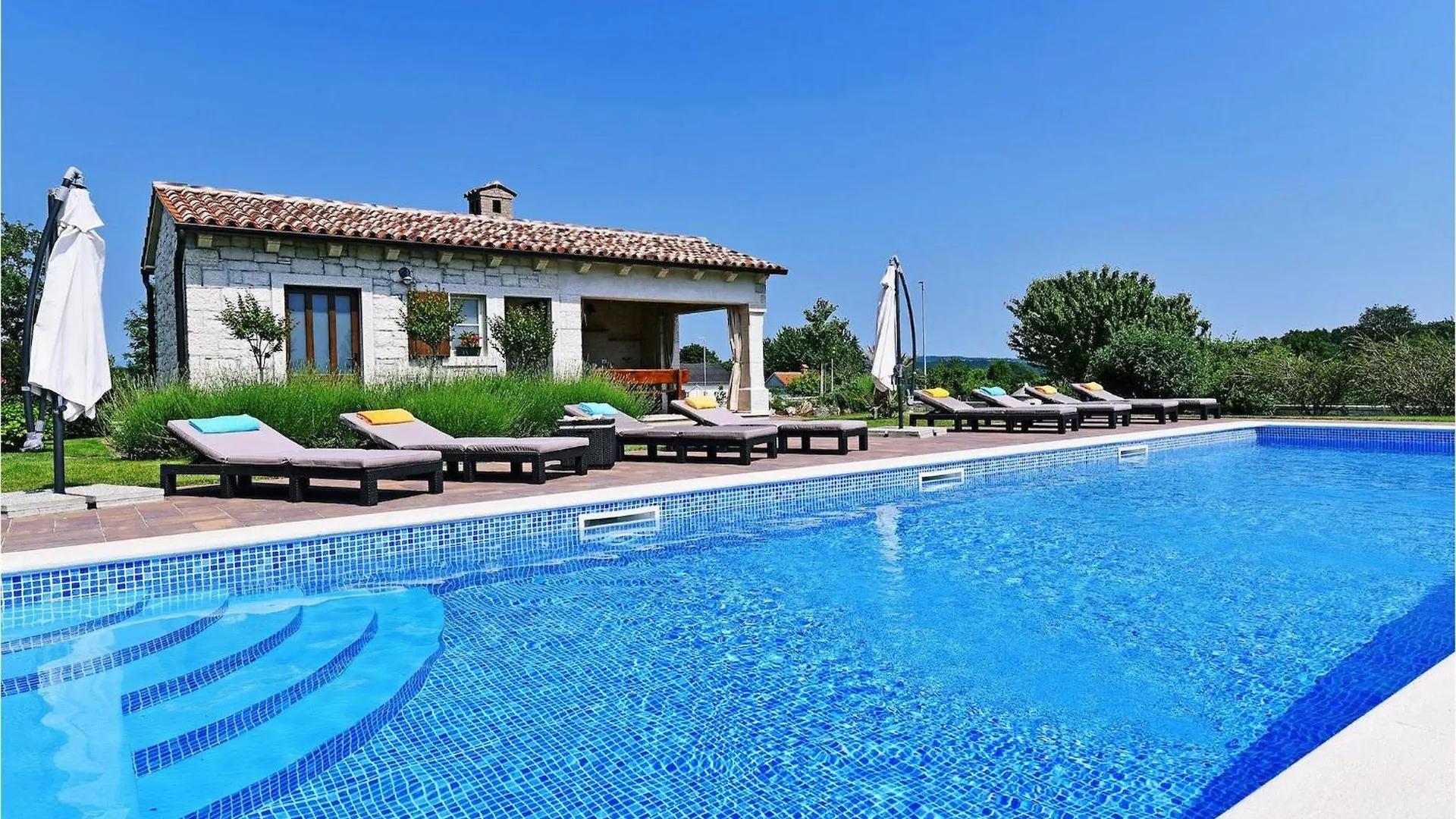 Kucici Villa St, Martina 0*,